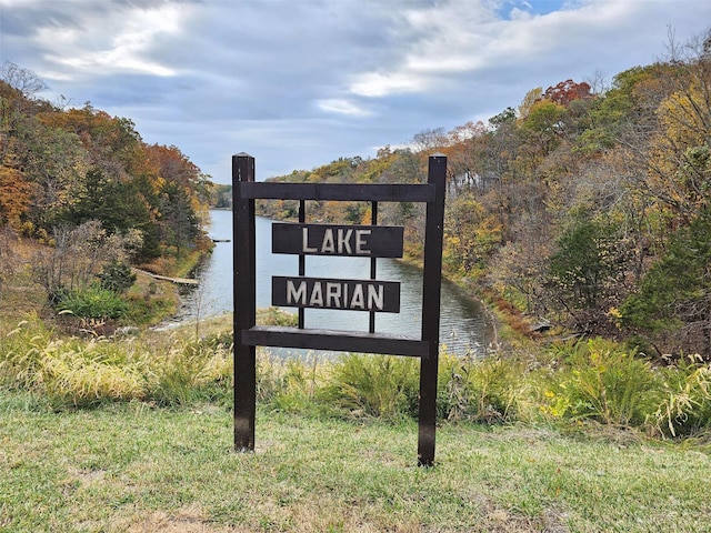 2470 E Squire Rd, Lake Sherwood, MO 63357