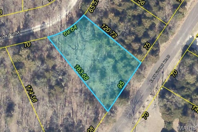 2470 E Squire Rd, Lake Sherwood, MO 63357