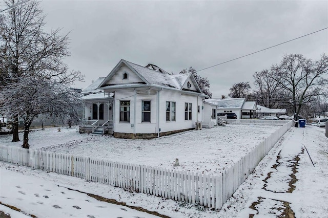 607 N Jackson St, Salem, MO 65560 - view of front of house featuring covered porch