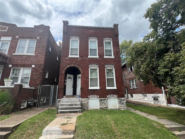 920 Bates St, Saint Louis, MO 63111 - photo 1