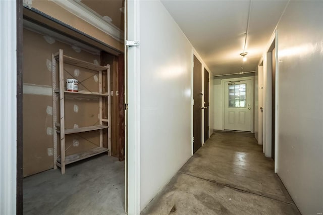 13579 Coliseum Dr Unit G, Chesterfield, MO 63017 - hallway featuring concrete floors