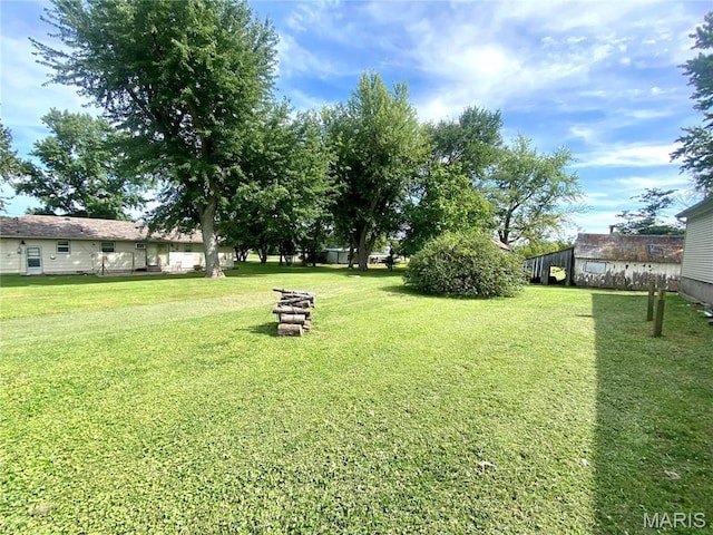 610 N Caldwell St, Middletown, MO 63359 - view of green lawn