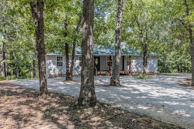 28 Acacia Dr, Conway, MO 65632 - single story home with a porch