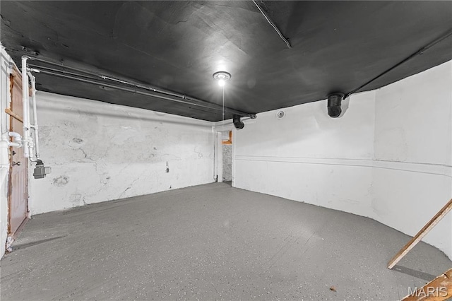 2901 Magnolia Ave, Saint Louis, MO 63118 - view of garage