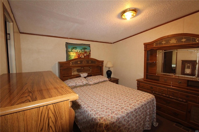 12433 State Route 101, Caulfield, MO 65626 - bedroom with ornamental molding, vaulted ceiling, and a textured ceiling