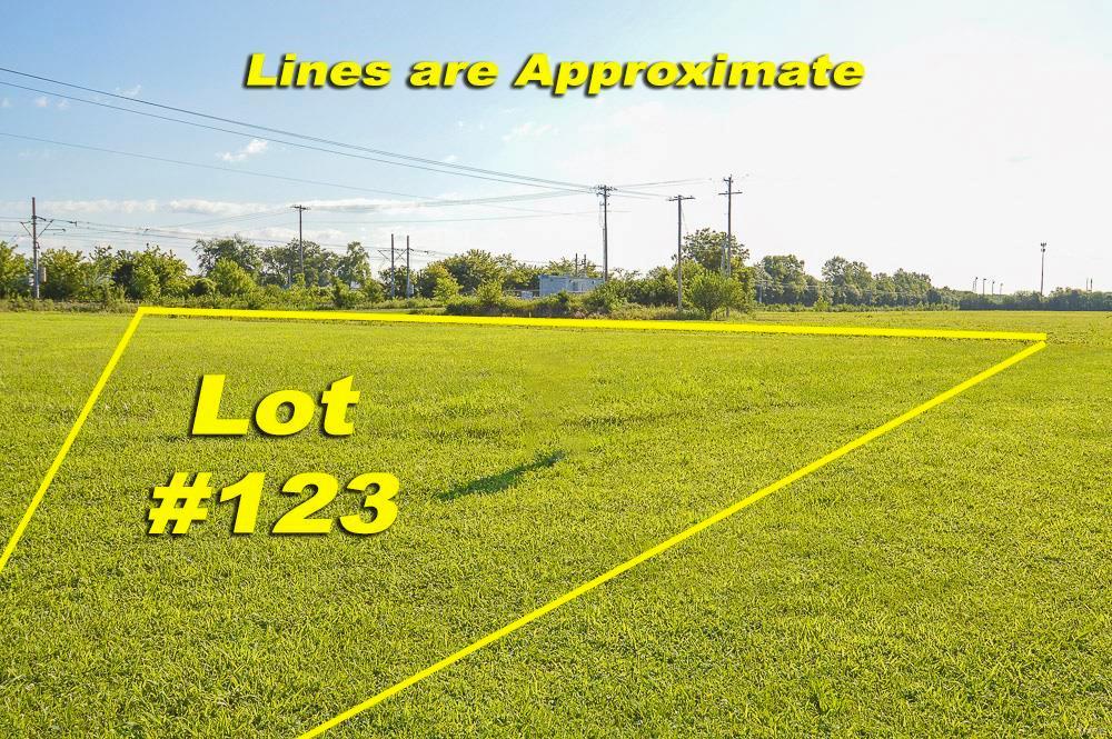 3300 Berwin Green Dr, Belleville, IL 62220 - photo 2