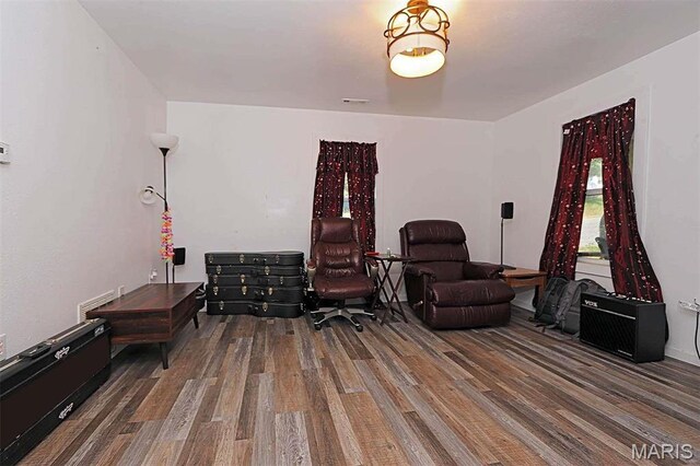 1439 N Spanish St, Cape Girardeau, MO 63701 - living area with wood finished floors