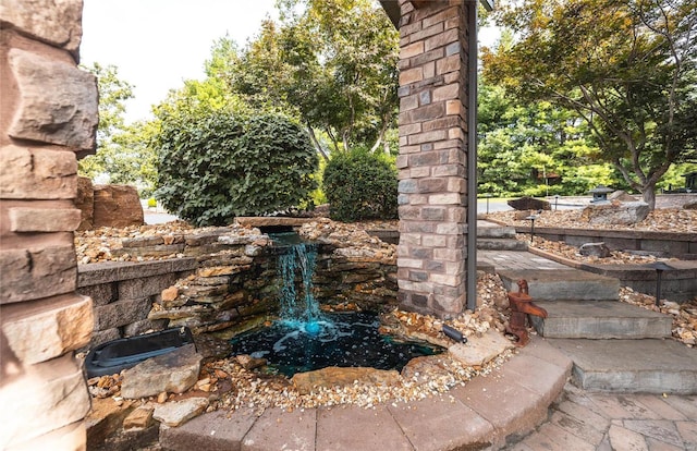 10010 Edmondson Hills Dr, Rolla, MO 65401 - exterior view