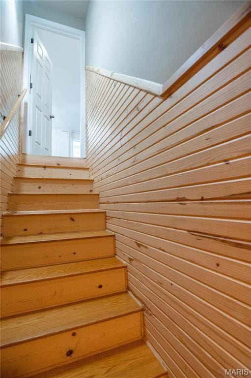 382 Christina Ln, Poplar Bluff, MO 63901 - staircase featuring wood walls