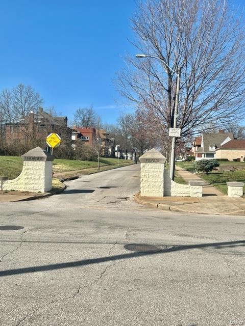 1013 Thornby Pl, Saint Louis, MO 63112 - photo 1