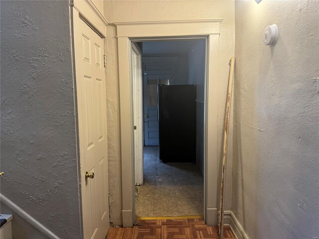 7210 Normandy Pl, Saint Louis, MO 63121 - corridor featuring a textured wall