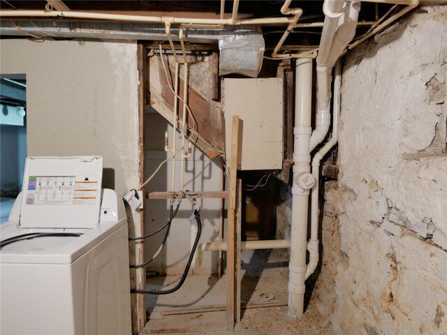 7210 Normandy Pl, Saint Louis, MO 63121 - washroom featuring washer / dryer