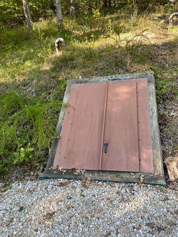 2359 Kitzbuhl Way S, Innsbrook, MO 63390 - entry to storm shelter