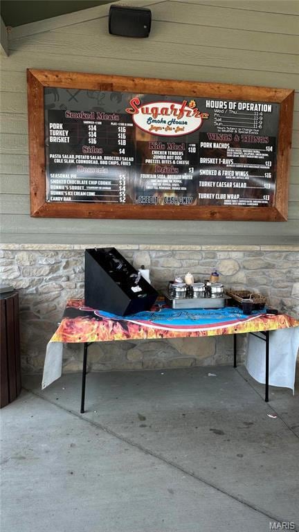 2359 Kitzbuhl Way S, Innsbrook, MO 63390 - detailed view of pet washing station