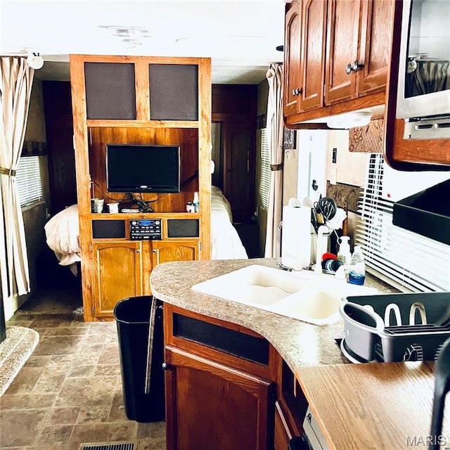 8850 Bookholtz Dr, French Village, MO 63036