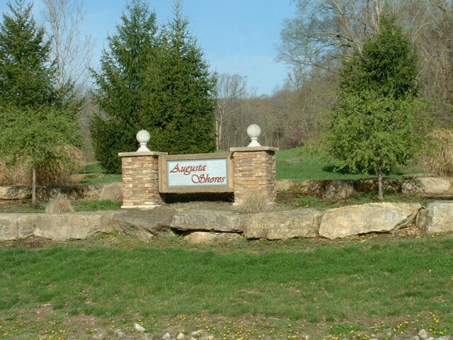 329 Berg Crossing Dr, Augusta, MO 63332 - photo 2