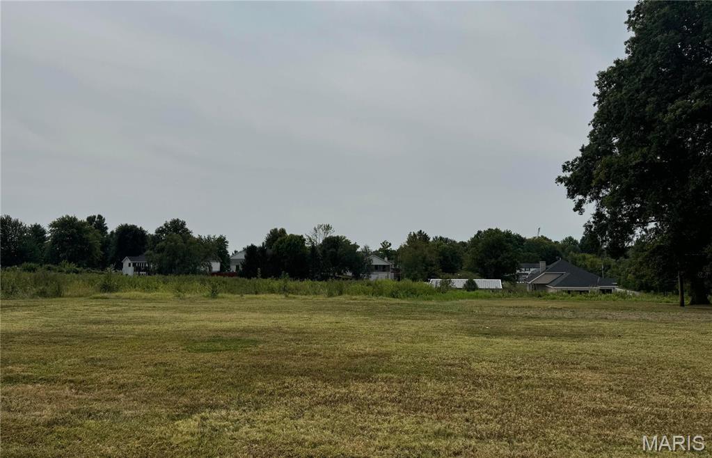 4053 Towers Rd, Saint Charles, MO 63304 - photo 2