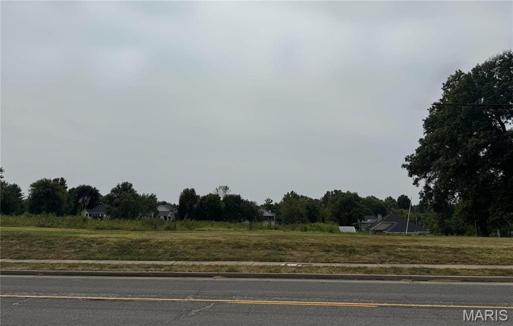 4053 Towers Rd, Saint Charles, MO 63304 - photo 3