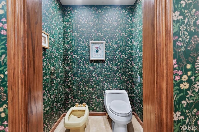 3112 Parkview Dr, Granite City, IL 62040 - bathroom featuring wallpapered walls and a bidet
