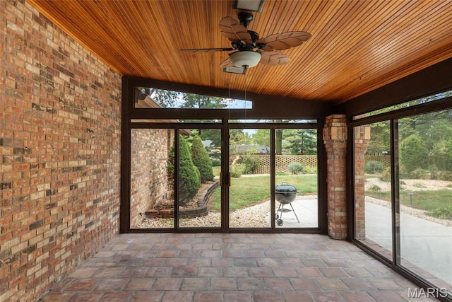 3112 Parkview Dr, Granite City, IL 62040 - unfurnished sunroom with ceiling fan and vaulted ceiling