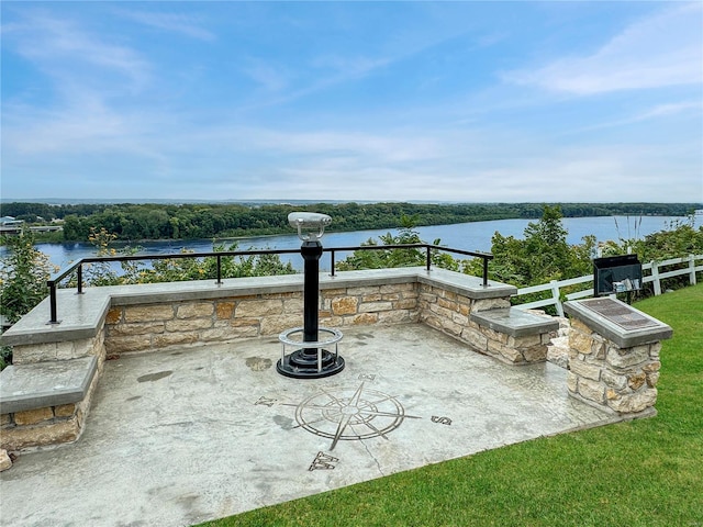 520 N Main St, Louisiana, MO 63353 - view of patio with a water view