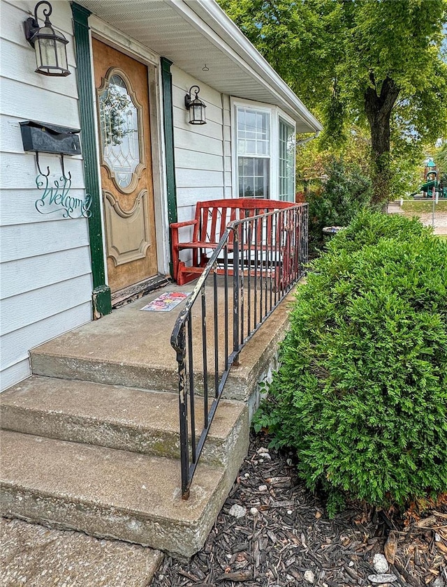 520 N Main St, Louisiana, MO 63353 - view of exterior entry
