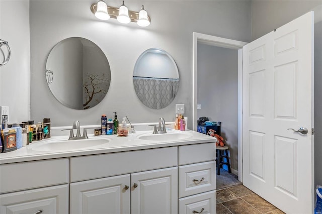 310 Crane St, Park Hills, MO 63601 - full bath with double vanity