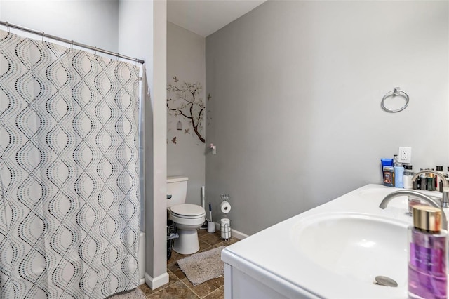 310 Crane St, Park Hills, MO 63601 - bathroom featuring toilet, a shower with shower curtain, vanity, and tile patterned flooring