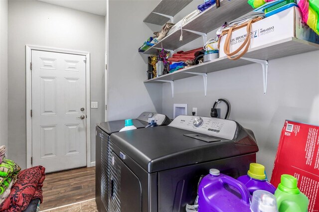310 Crane St, Park Hills, MO 63601 - laundry area with washer and dryer and wood finished floors