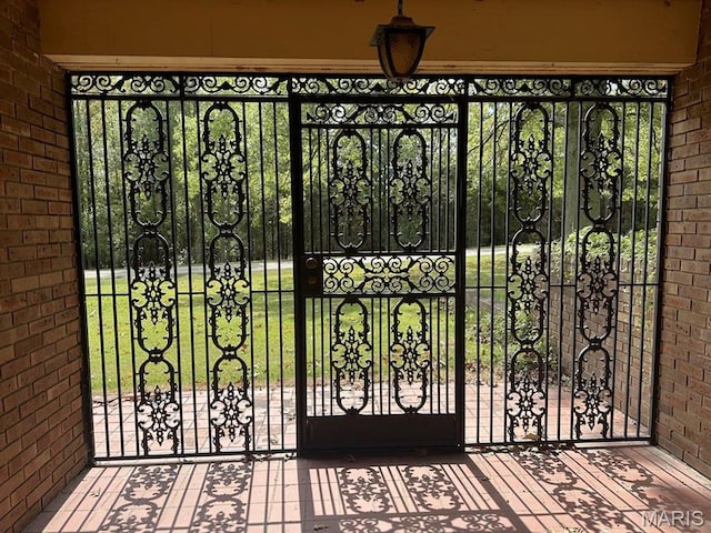 16347 Crestview Dr, Dexter, MO 63841 - view of gate