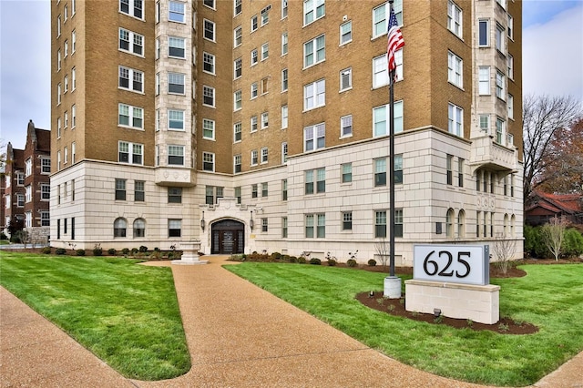 view of building exterior
