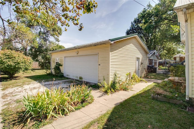202 4th St, Carrollton, IL 62016 - view of detached garage