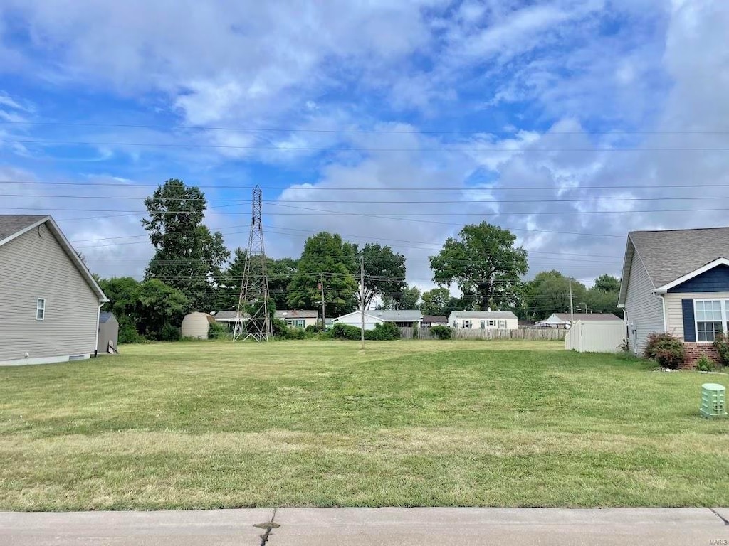 2321 Hunters Point Dr, Granite City, IL 62040