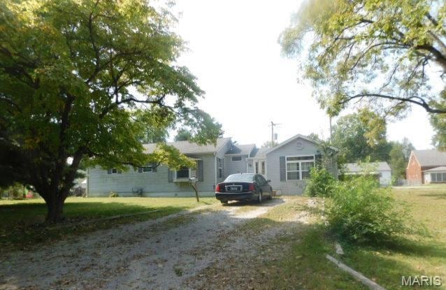 9 N Delaware Ave, Belleville, IL 62221 - view of front of house