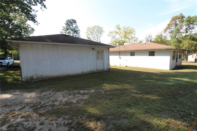 932 State Highway Hh, Isabella, MO 65676 - back of property featuring a lawn