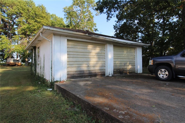 932 State Highway Hh, Isabella, MO 65676 - view of detached garage