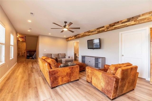 101 Lauren Grace Ct, Elsberry, MO 63343 - living area featuring light wood finished floors, a ceiling fan, and recessed lighting