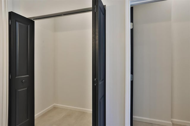 4211 Norfolk Ave, Saint Louis, MO 63110 - bathroom with baseboards