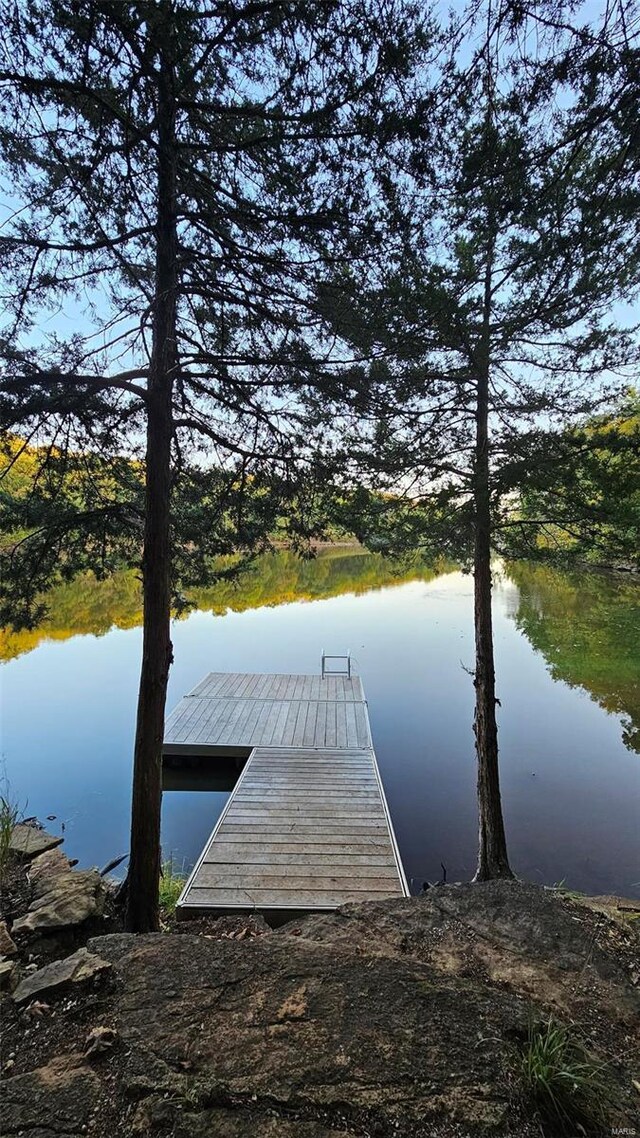 950 Long Bow Dr, Lake Sherwood, MO 63357