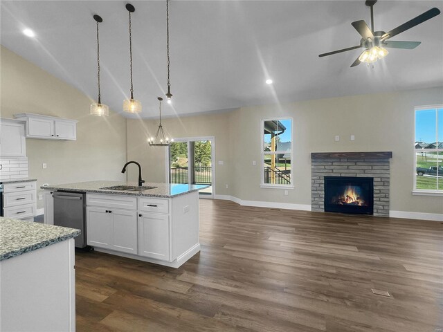 2912 Bluff Ridge Ct, Maryville, IL 62062 - kitchen featuring a sink, vaulted ceiling, dishwasher, open floor plan, and a ceiling fan