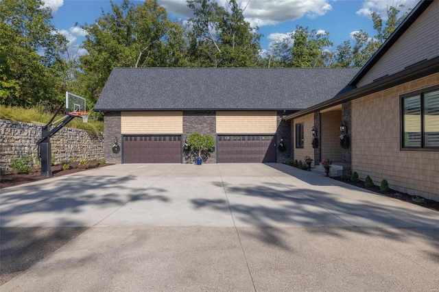 2471 Alpine Cove Dr, Innsbrook, MO 63390 - view of side of property with driveway and a shingled roof