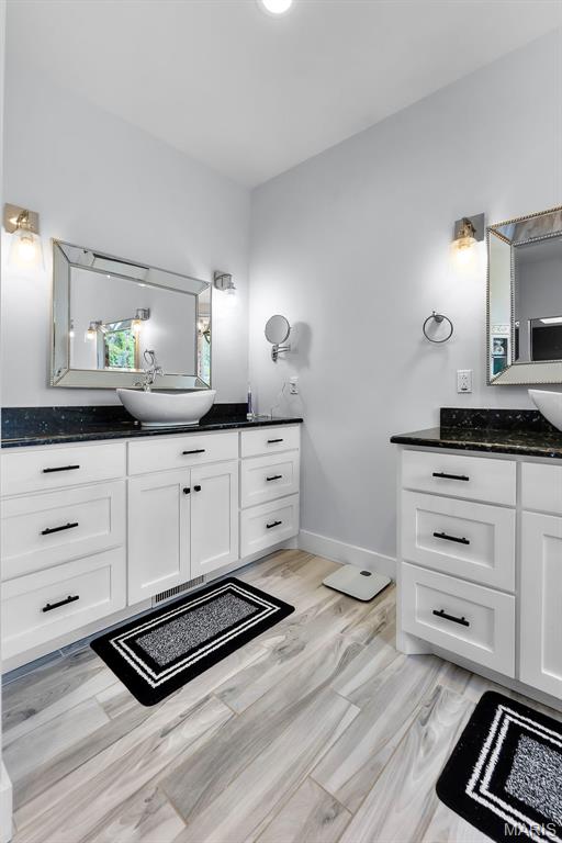 165 Kingsborough Ct, Jackson, MO 63755 - full bath with vanity