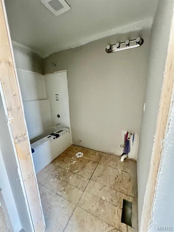 bathroom with shower / tub combination