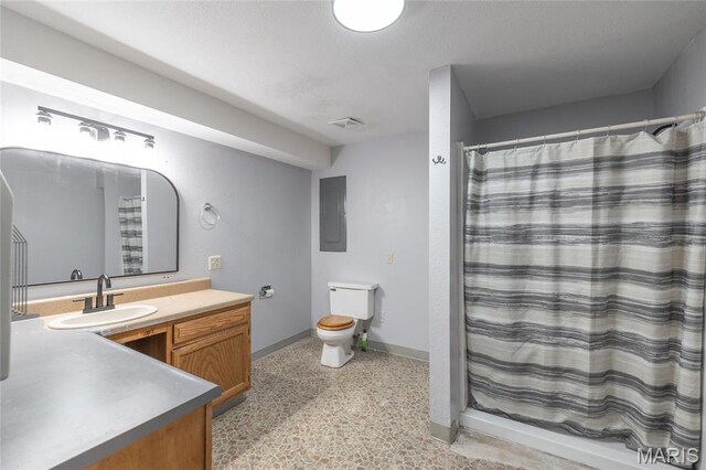 22125 Teak Ln, Saint Robert, MO 65584 - bathroom featuring vanity, toilet, baseboards, and a shower with curtain
