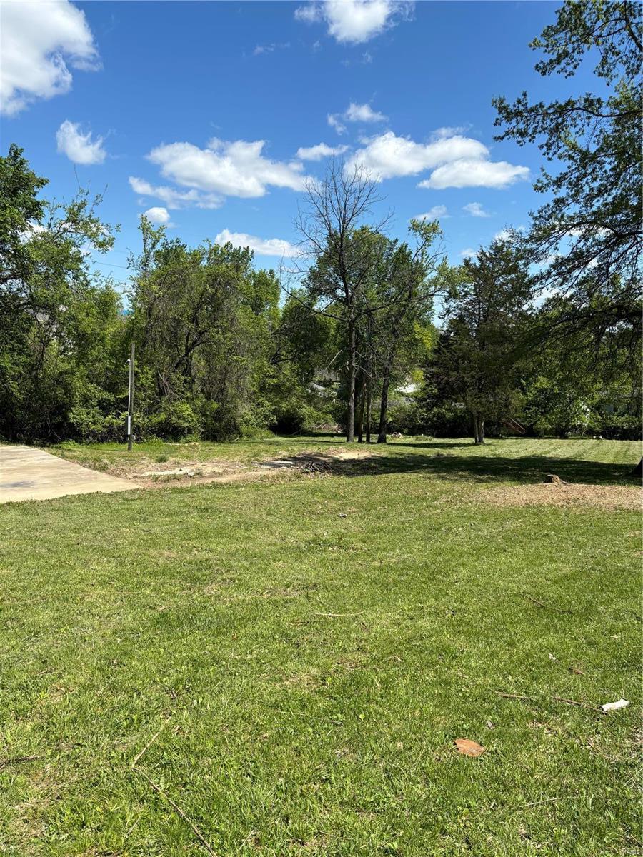 2370 Ridgecrest Dr, Arnold, MO 63010