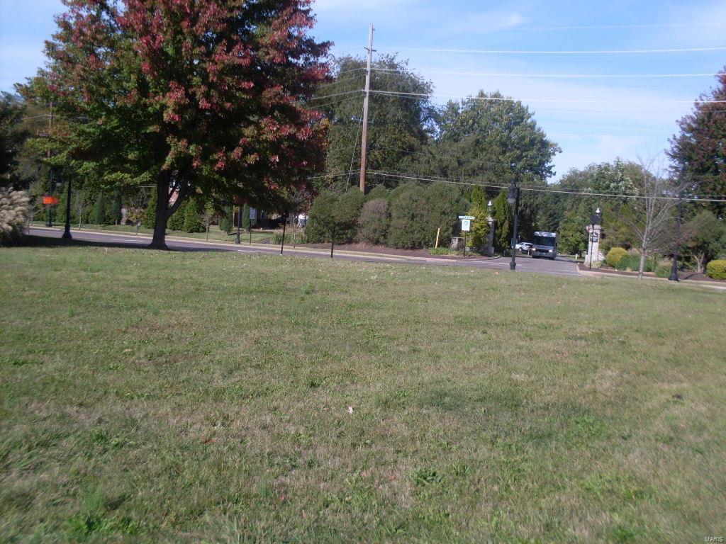 8242 Natural Bridge Rd, Saint Louis, MO 63121