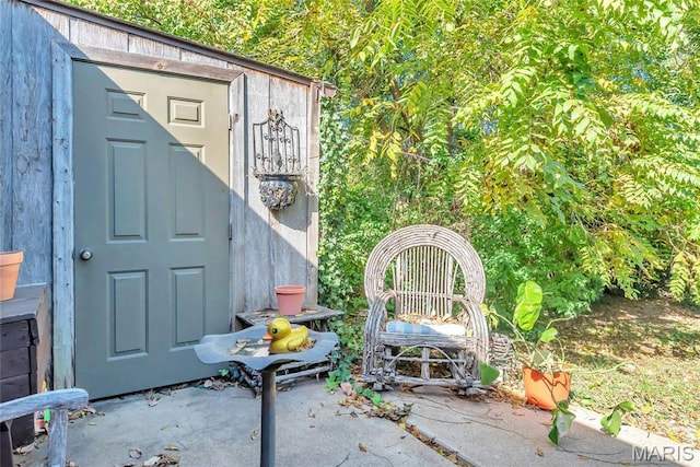 11409 Manchester Rd, Saint Louis, MO 63122 - property entrance with a patio