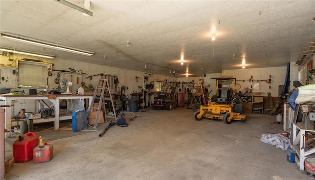 12191 County Road 637, Dexter, MO 63841 - garage featuring a workshop area