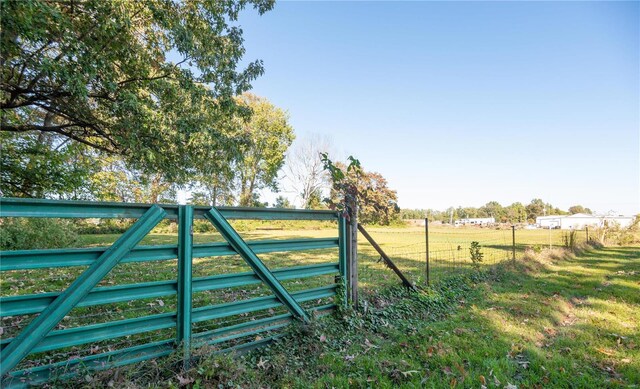 12191 County Road 637, Dexter, MO 63841 - view of gate