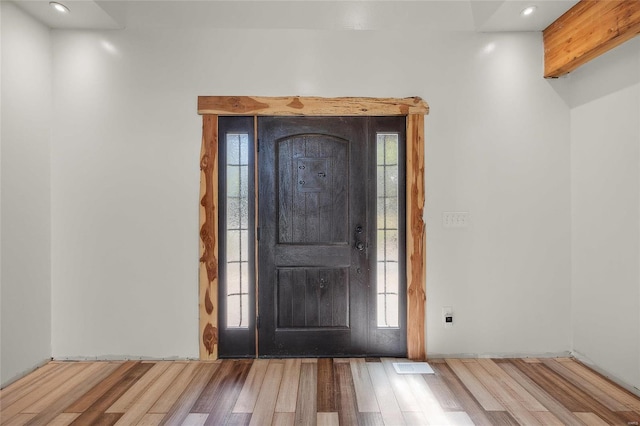 11336 Choctaw Cir, Saint Genevieve, MO 63670 - entrance foyer with wood finished floors and recessed lighting